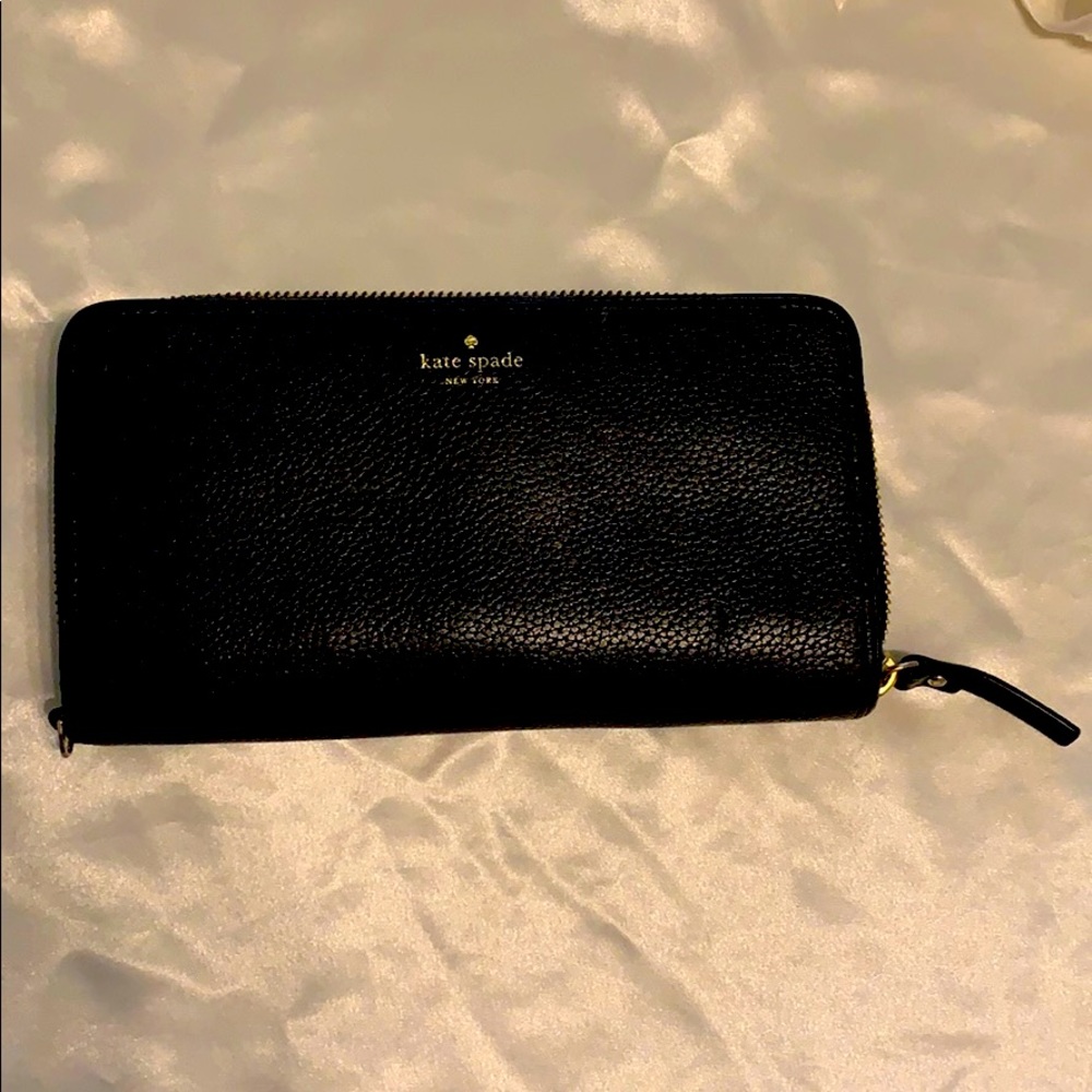 Kate Spade Continental zip-around Bifold Wallet